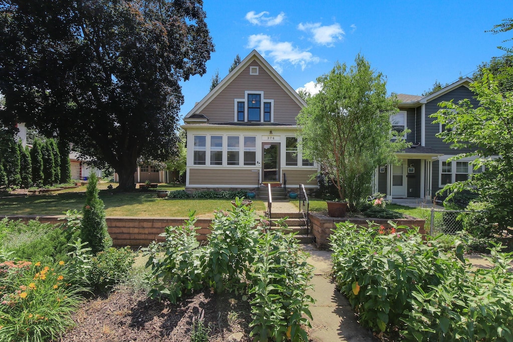 374 Sturgis St, Saint Paul, MN 55102 - photo 1