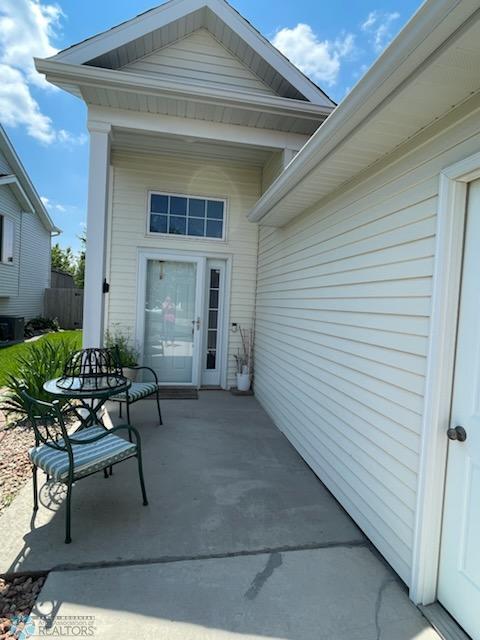 835 Cinnamon Ridge Pl, West Fargo, ND 58078 - photo 4