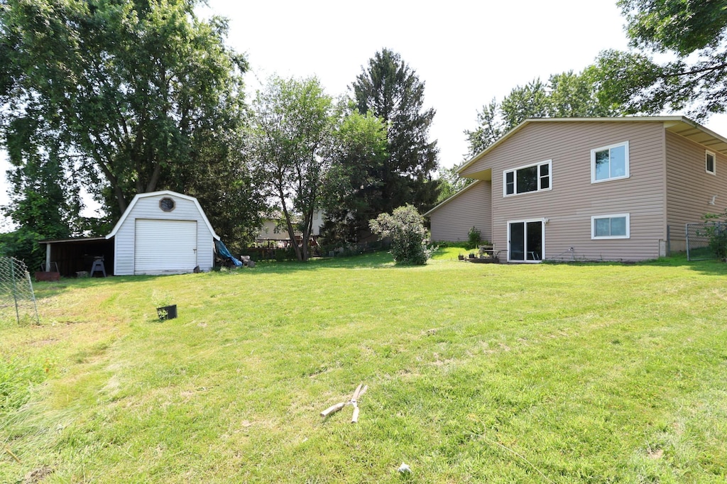 10544 Lancaster Ln N, Maple Grove, MN 55369 - photo 2