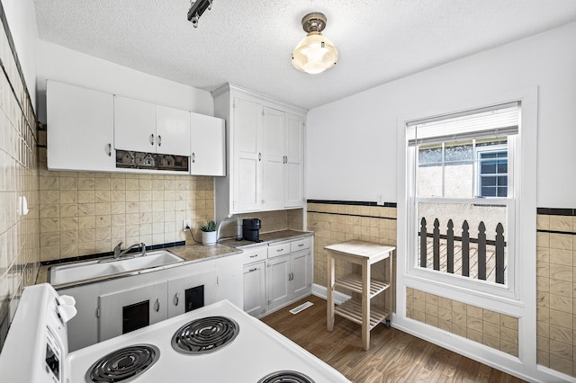 4530 Xerxes Ave N, Minneapolis, MN 55412 - photo 25