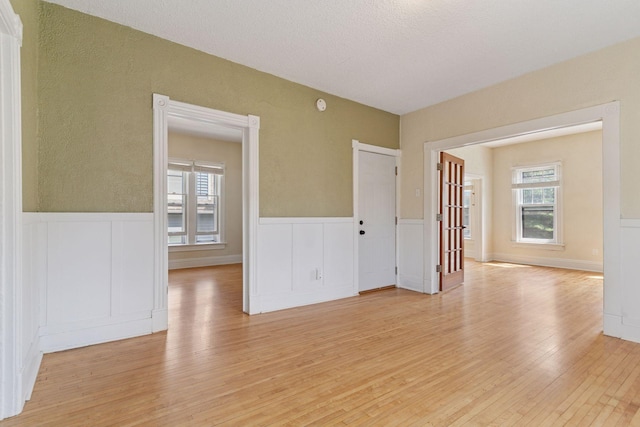 697 5th St E, Saint Paul, MN 55106 - photo 24