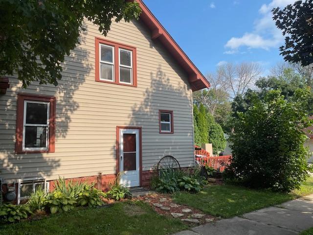 911 2nd Ave NW, Austin, MN 55912 - photo 6