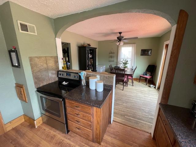 911 2nd Ave NW, Austin, MN 55912 - photo 12