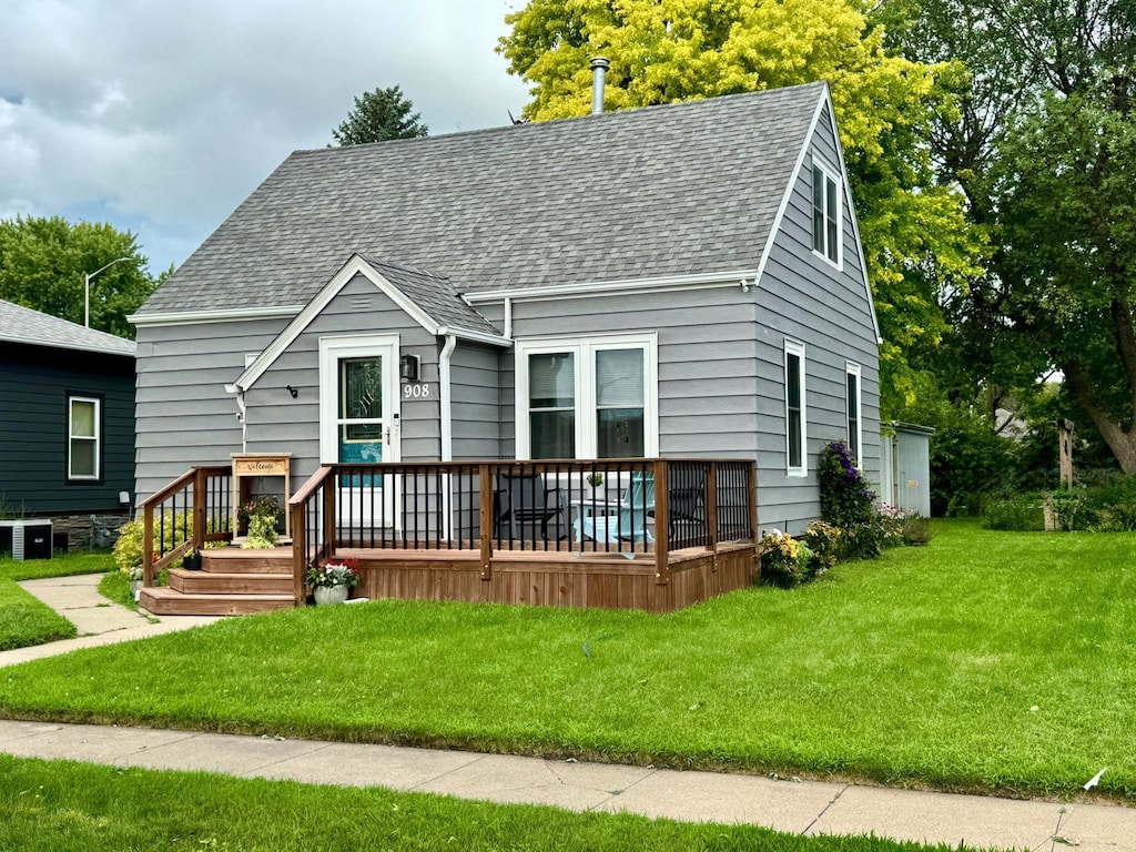 908 Smith Ave, Worthington, MN 56187 - photo 3