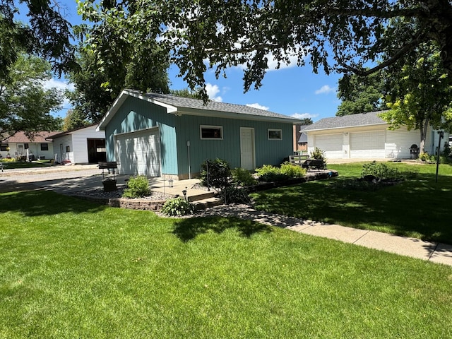 606 10th St, Olivia, MN 56277 - photo 3
