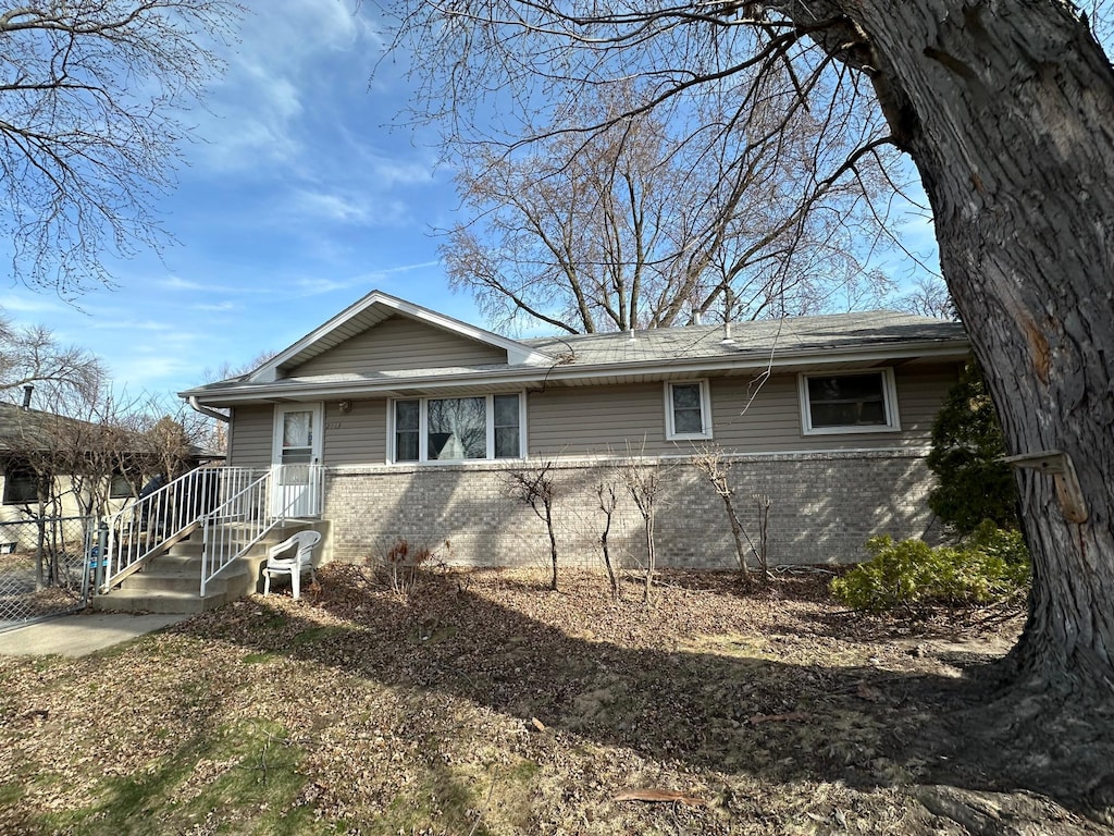 2113 Fairway Dr NE, Columbia Heights, MN 55421 - photo 1