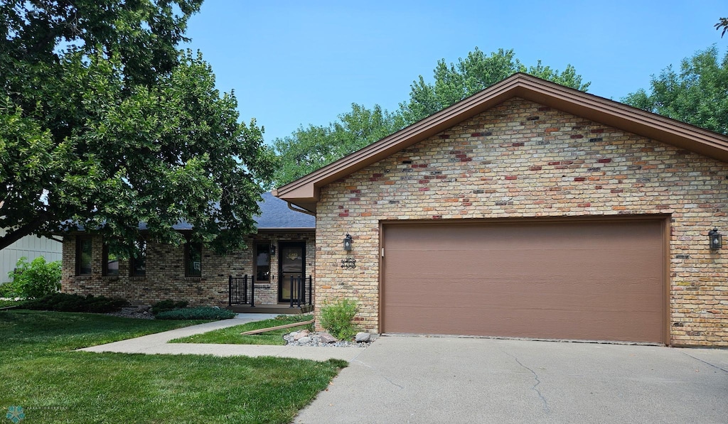 3708 Fairway Rd N, Fargo, ND 58102 - photo 1