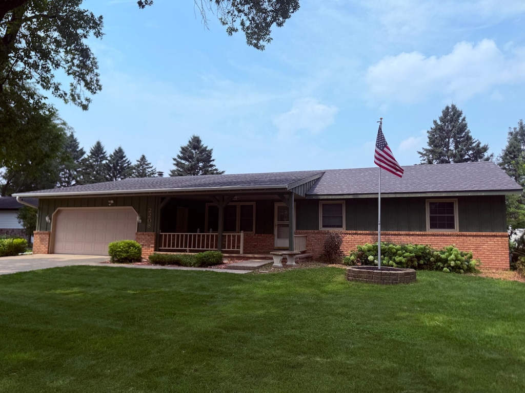 2208 5th Ave SE, Willmar, MN 56201 - photo 1