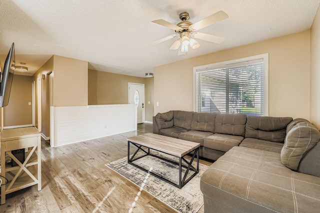 812 Marion St SW, Isanti, MN 55040 - photo 3
