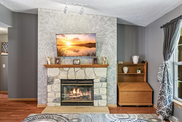 1308 Knapp St, Menomonie, WI 54751 - photo 9