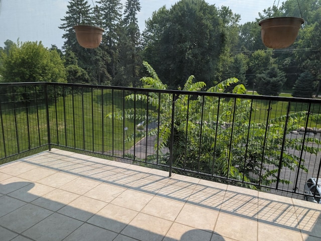 2485 Londin Ln E Unit 323, Maplewood, MN 55119 - photo 2