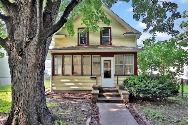 2122 Temple Ct, Saint Paul, MN 55104 - photo 2