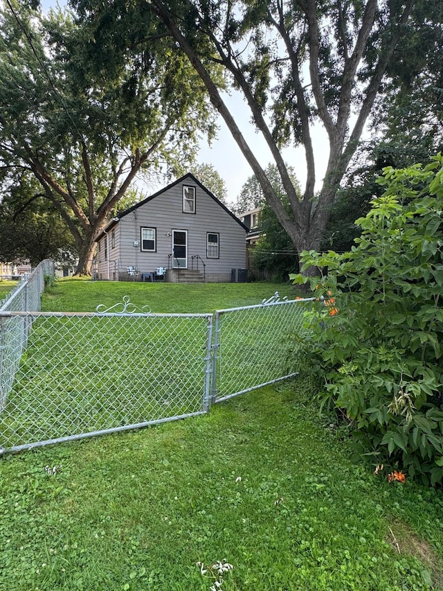 1987 Ivy Ave E, Saint Paul, MN 55119 - photo 2