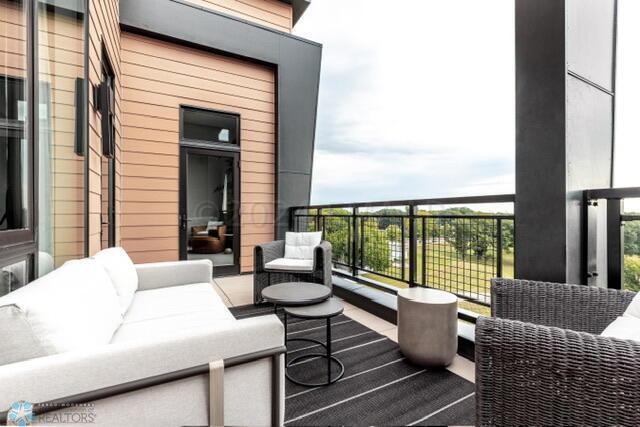 balcony featuring outdoor lounge area