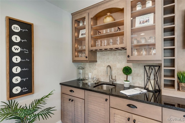 15913 Maclear Dr, Midlothian, VA 23112 - indoor wet bar featuring tasteful backsplash