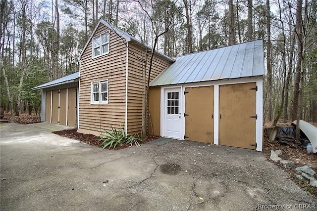 view of outbuilding