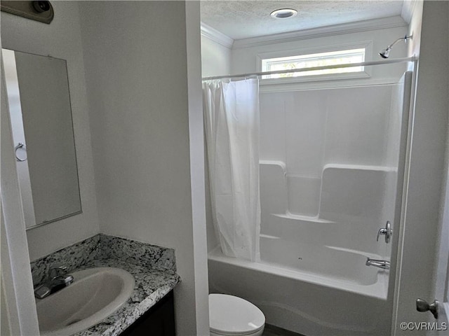 710 Wesley St, Petersburg, VA 23803 - bathroom featuring shower / bathtub combination with curtain, vanity, crown molding, toilet, and a textured ceiling