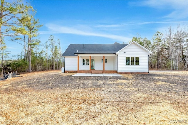 view of front of house with covered porch