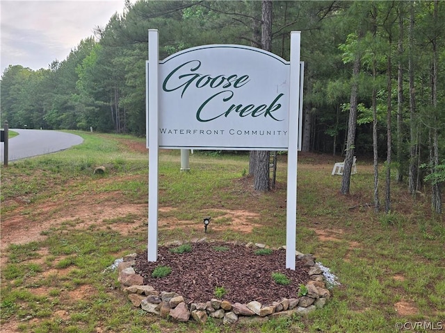 view of community / neighborhood sign