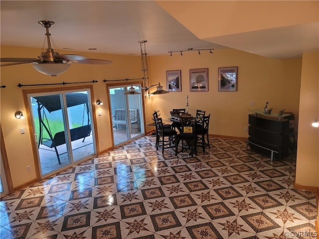 dining room with ceiling fan