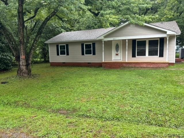 ranch-style house with crawl space, a porch, and a front yard