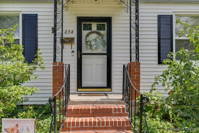 view of property entrance