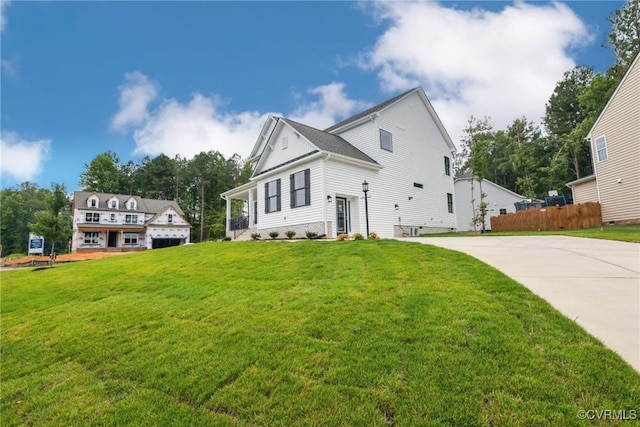 view of front of property with a front yard