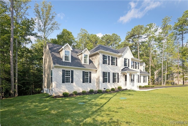 view of front of house with a front lawn