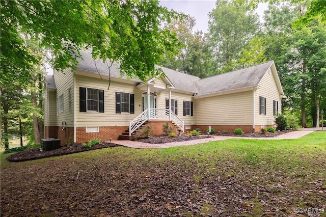 view of front of home with a front lawn