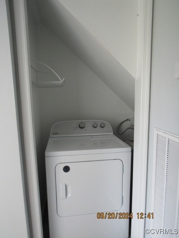 laundry room featuring washer / clothes dryer