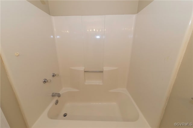 bathroom with shower / bathtub combination