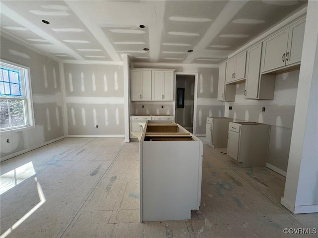 kitchen featuring a kitchen island