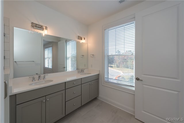 bathroom with vanity