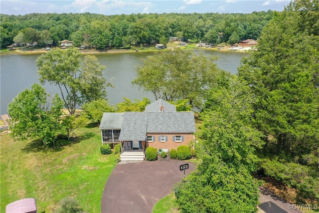 bird's eye view with a water view