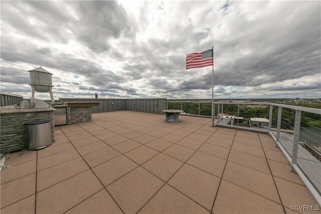 view of patio / terrace with an outdoor kitchen