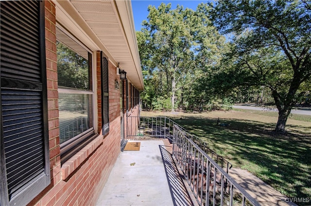 exterior space featuring a yard