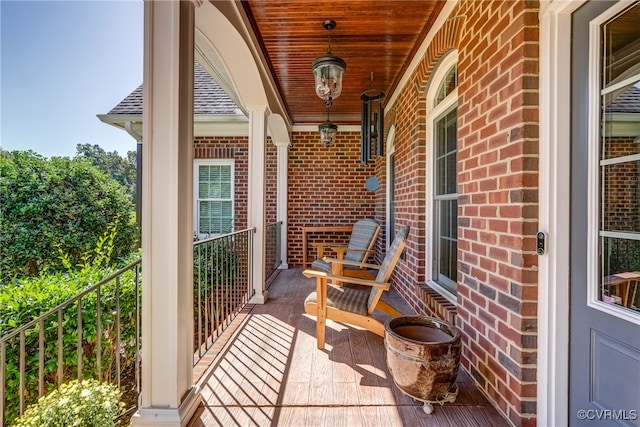 balcony featuring covered porch