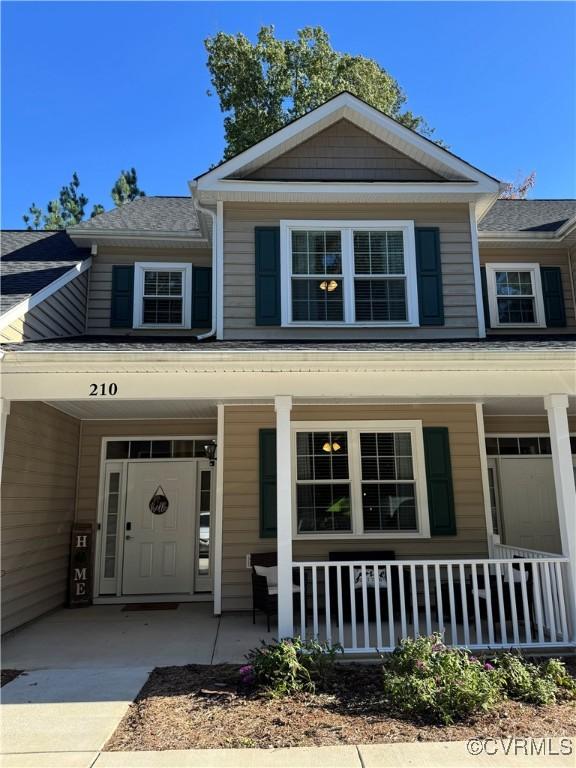 view of front of house featuring a porch