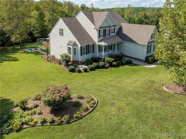 view of front of house featuring a front yard