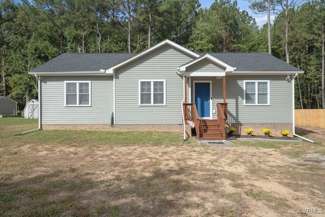 view of front of house featuring a front lawn