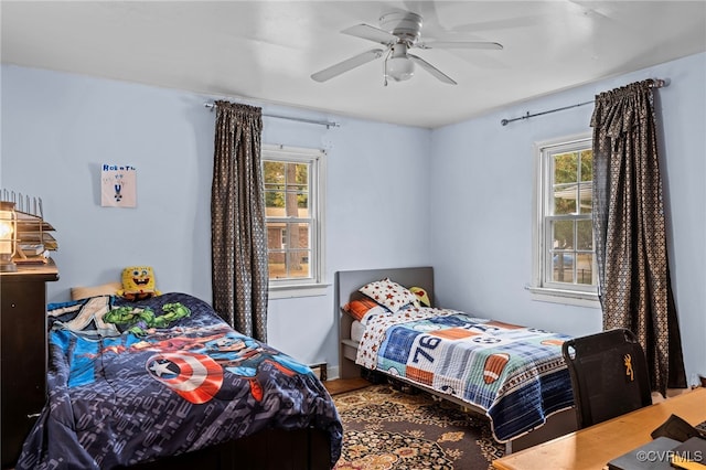 bedroom with ceiling fan