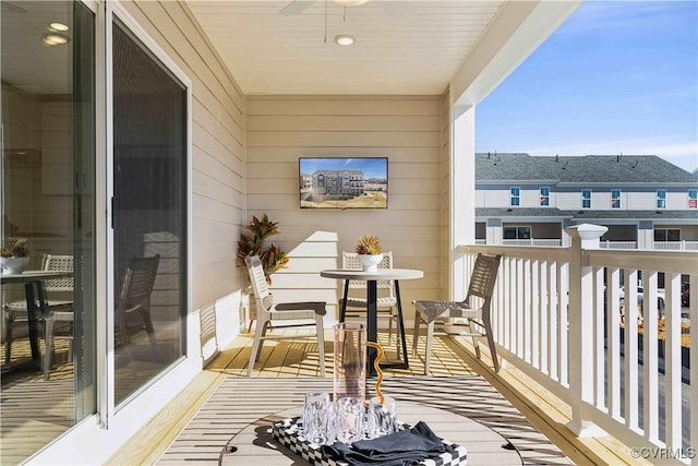 balcony featuring ceiling fan