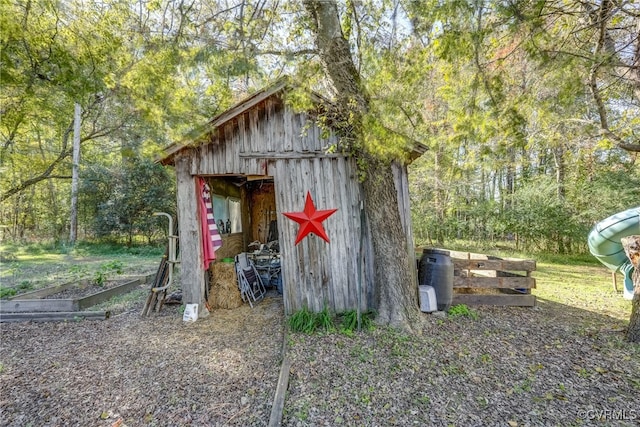 view of outbuilding