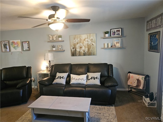 carpeted living room featuring ceiling fan