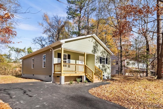 view of front of home featuring a porch