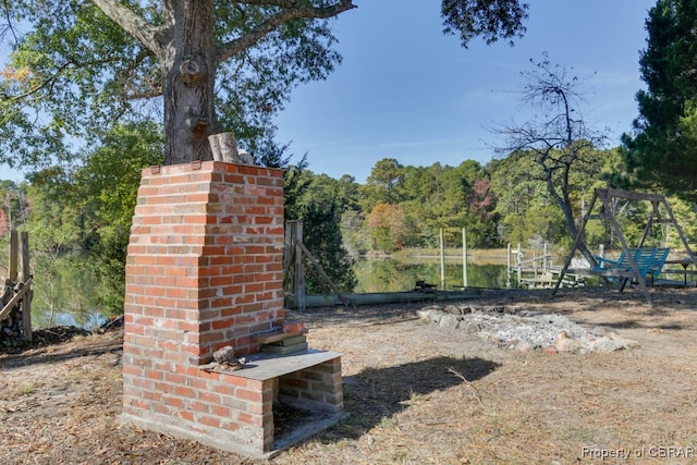 view of yard featuring a water view