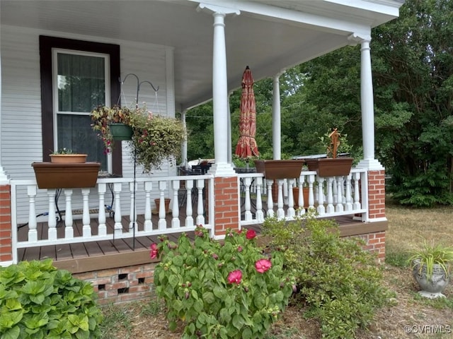 exterior space with a porch