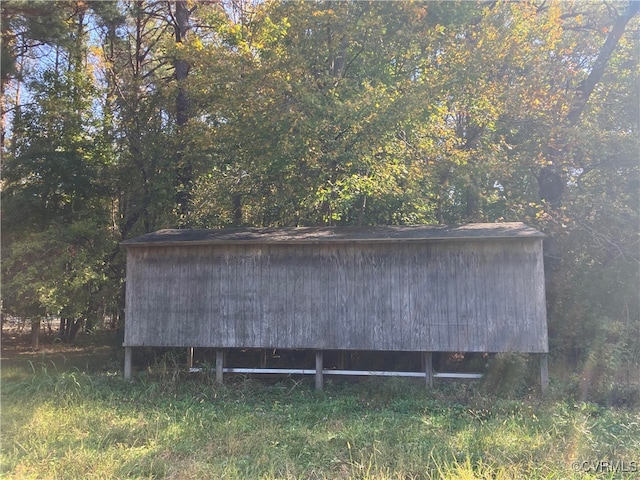 view of outbuilding