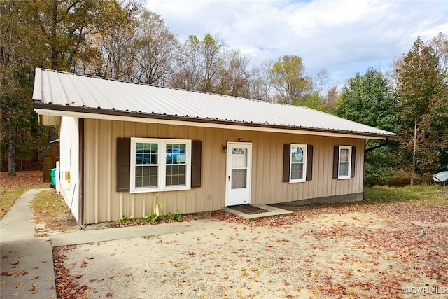 view of front of property