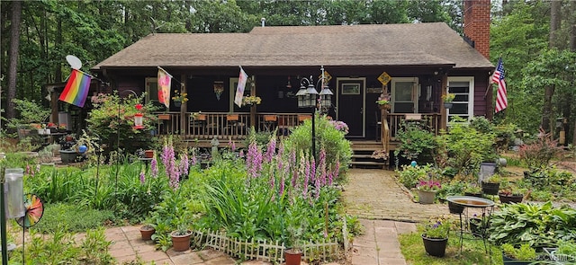 view of front of home featuring a porch